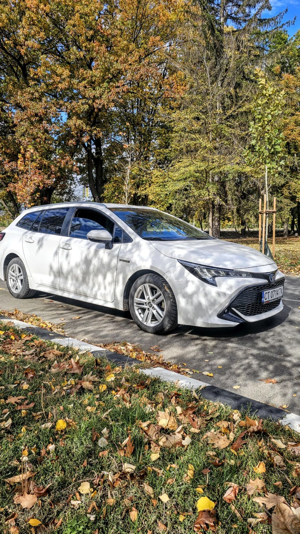Toyota Corolla 1.8 хибрид, снимка 2 - Автомобили и джипове - 56712623