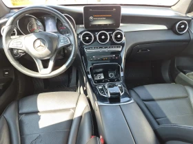 Mercedes-Benz GLC 300 * CARFAX * ПАНОРАМА * 360 КАМЕРА * ПОДГРЕВИ * , снимка 9