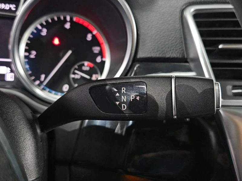 Mercedes-Benz ML 250 Mercedes-Benz ML 250 ЕЛ. БАГАЖНИК* ЛЮК* КРАЙНА ЦЕН, снимка 9 - Автомобили и джипове - 55597581