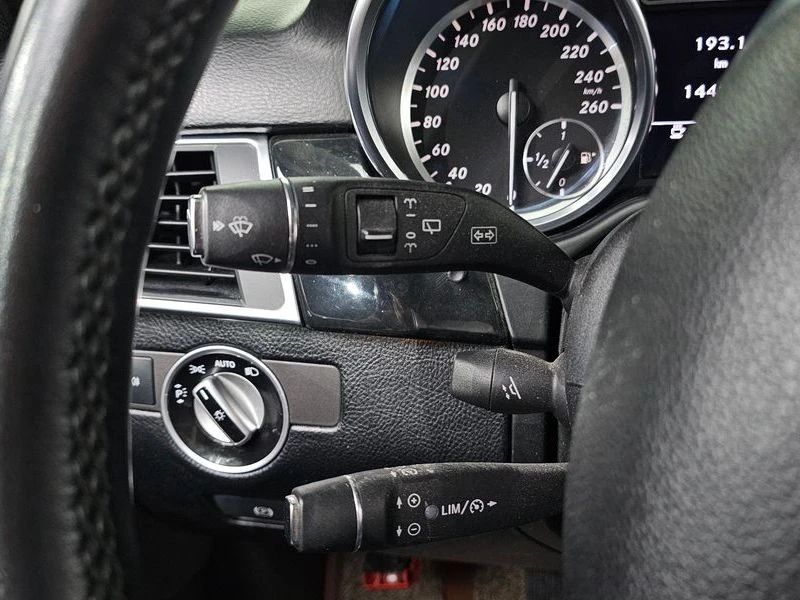 Mercedes-Benz ML 250 Mercedes-Benz ML 250 ЕЛ. БАГАЖНИК* ЛЮК* КРАЙНА ЦЕН, снимка 14 - Автомобили и джипове - 55597581