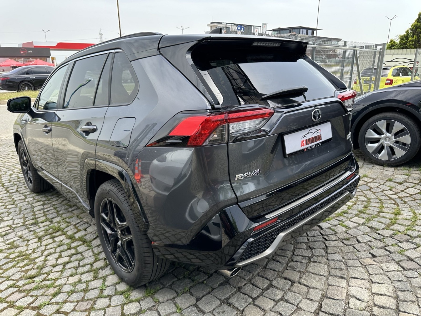 Toyota Rav4 GR/PLUG-IN HYBRID/306.PS 4x4 - изображение 8