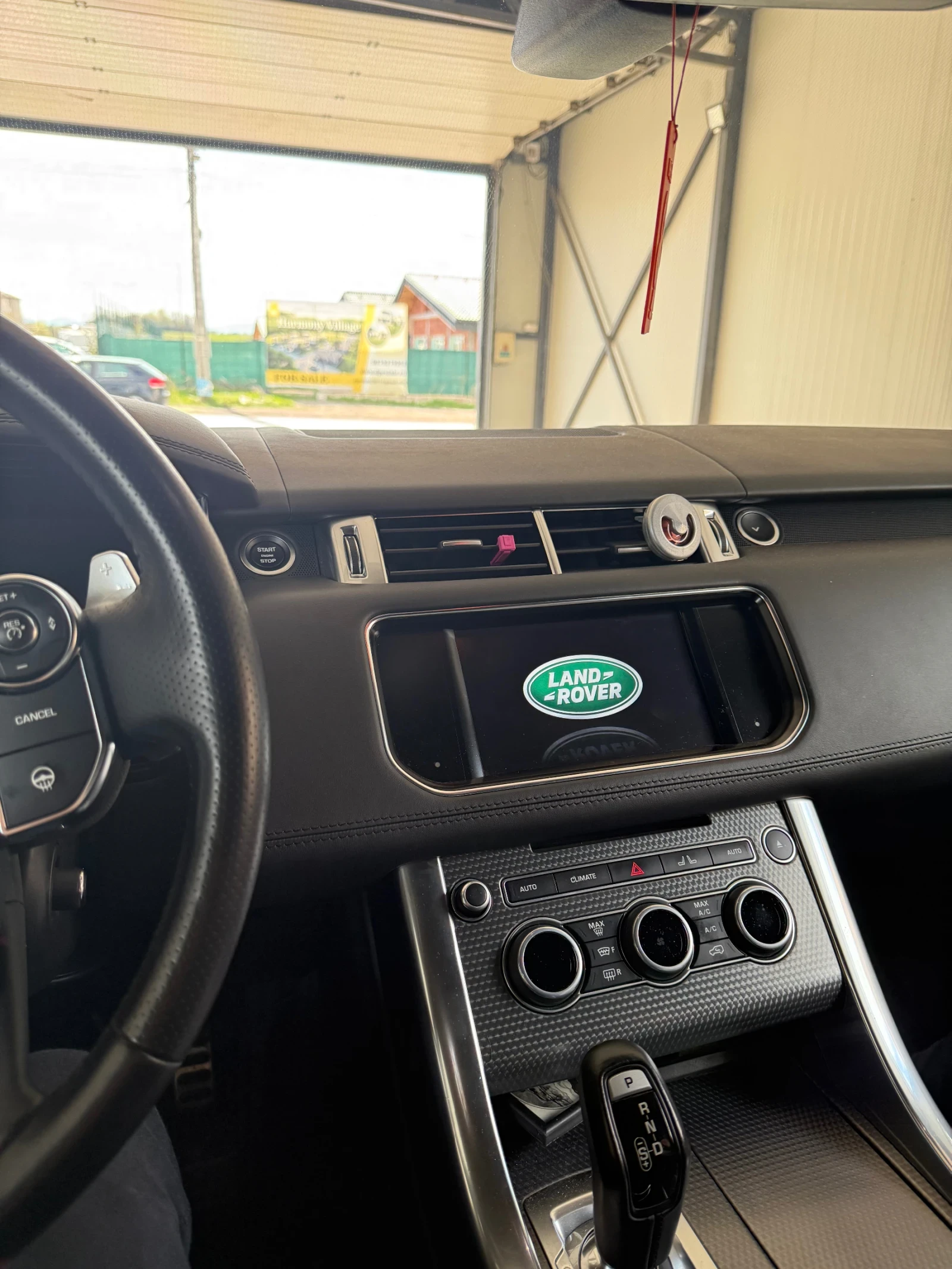 Land Rover Range Rover Sport SVR - изображение 8
