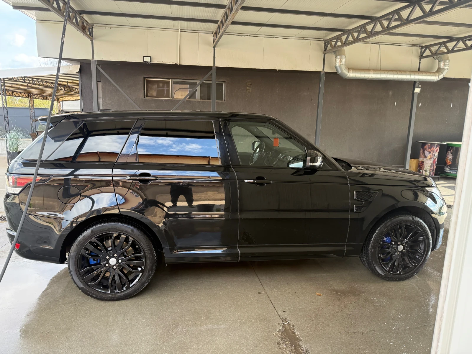 Land Rover Range Rover Sport SVR - изображение 4