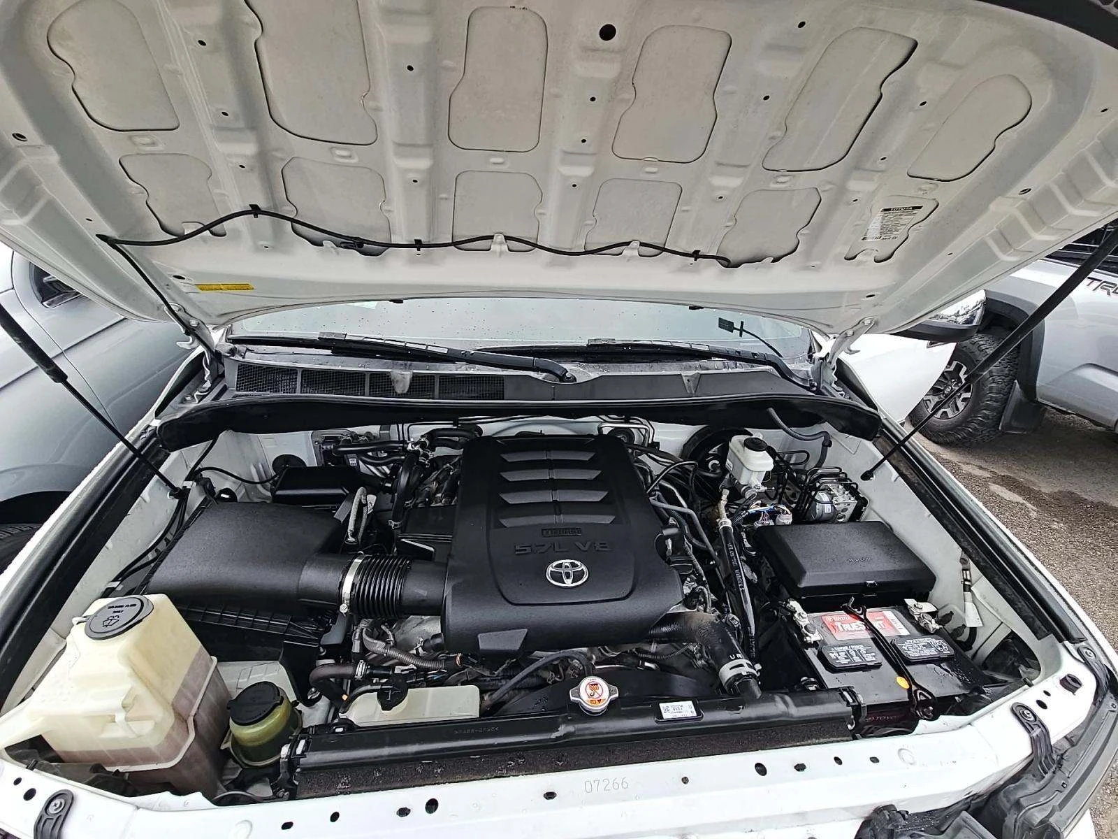 Toyota Sequoia LIMITED 5.7L ���������/������� | Mobile.bg � ����������� 12