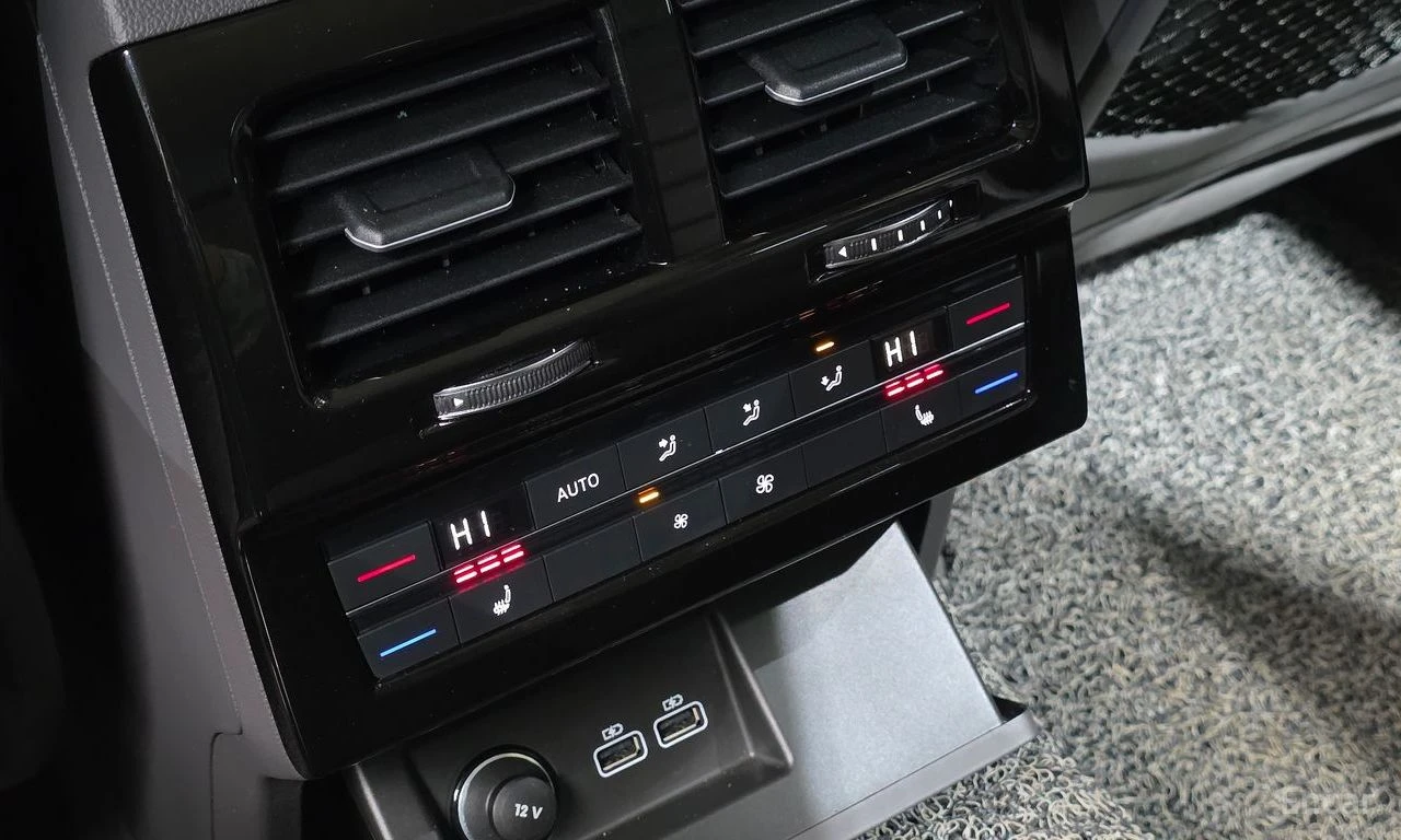 VW Touareg * 3.0TDI* PRESTIGE* ПОДГРЕВ* ОБДУХВАНЕ* ПАНОРАМА* , снимка 15 - Автомобили и джипове - 54497456