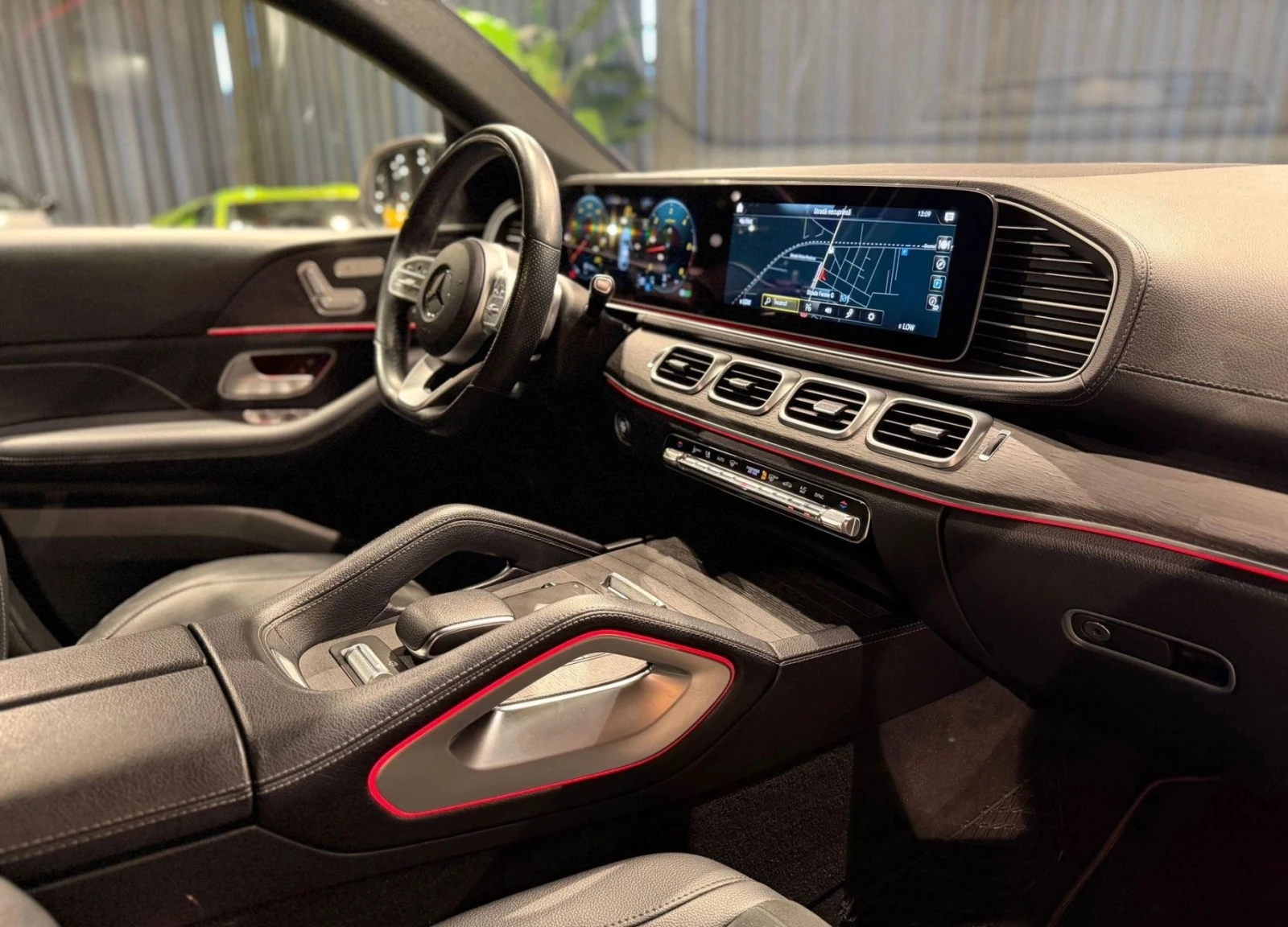 Mercedes-Benz GLE 400 d 4Matic AMG-Line, снимка 10 - Автомобили и джипове - 54749224