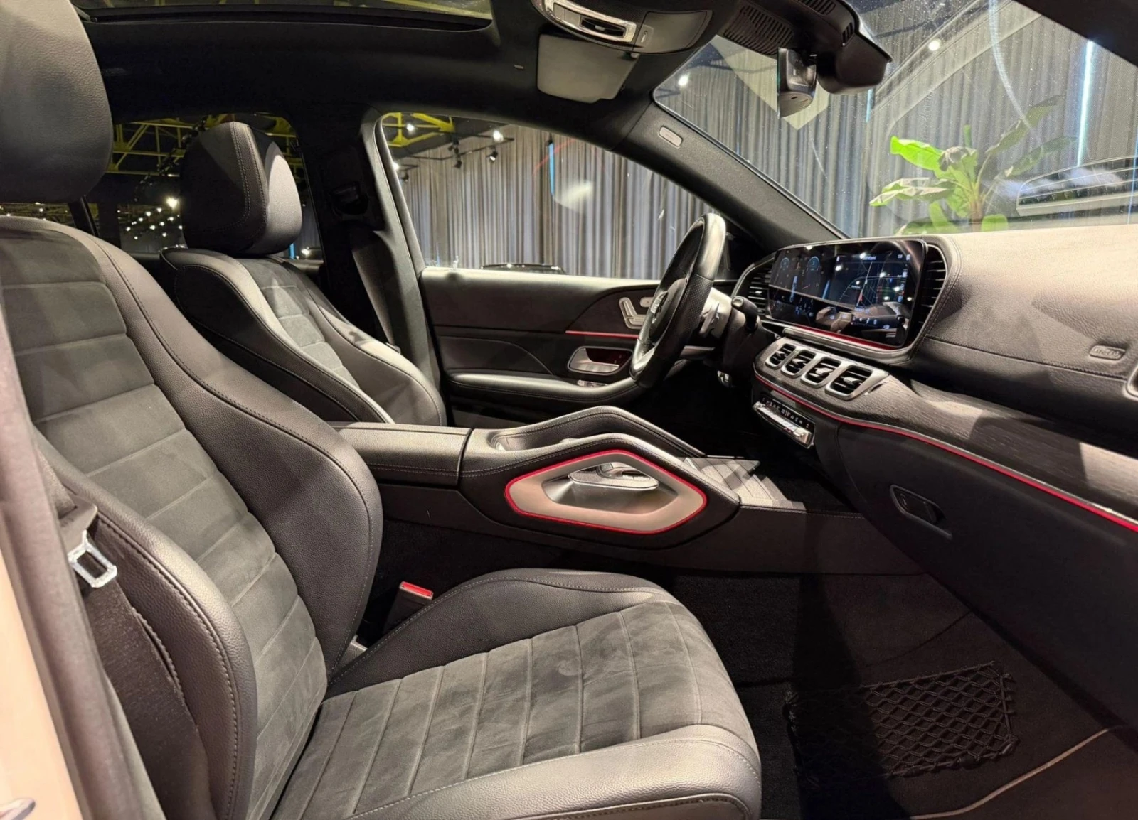 Mercedes-Benz GLE 400 d 4Matic AMG-Line, снимка 14 - Автомобили и джипове - 54749224