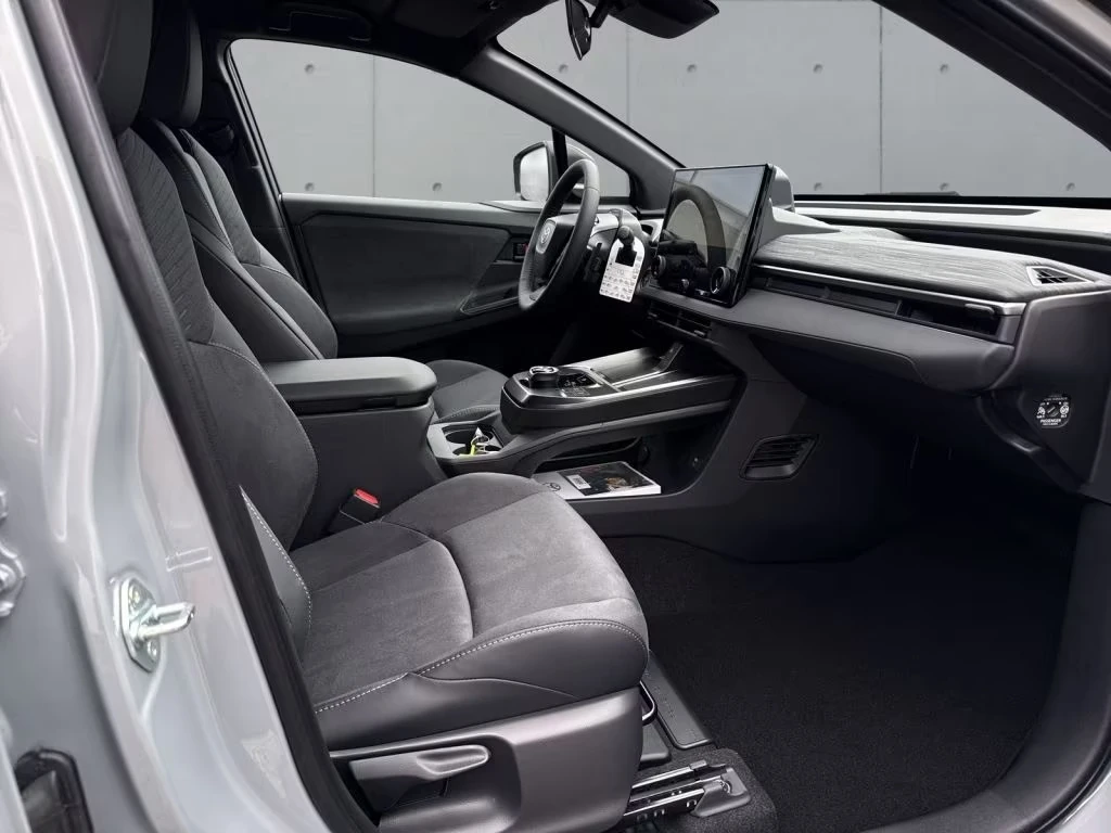 Toyota C-HR + EV AWD LOUNGE MATRIX-LED 360-CAM , снимка 8 - Автомобили и джипове - 55134822