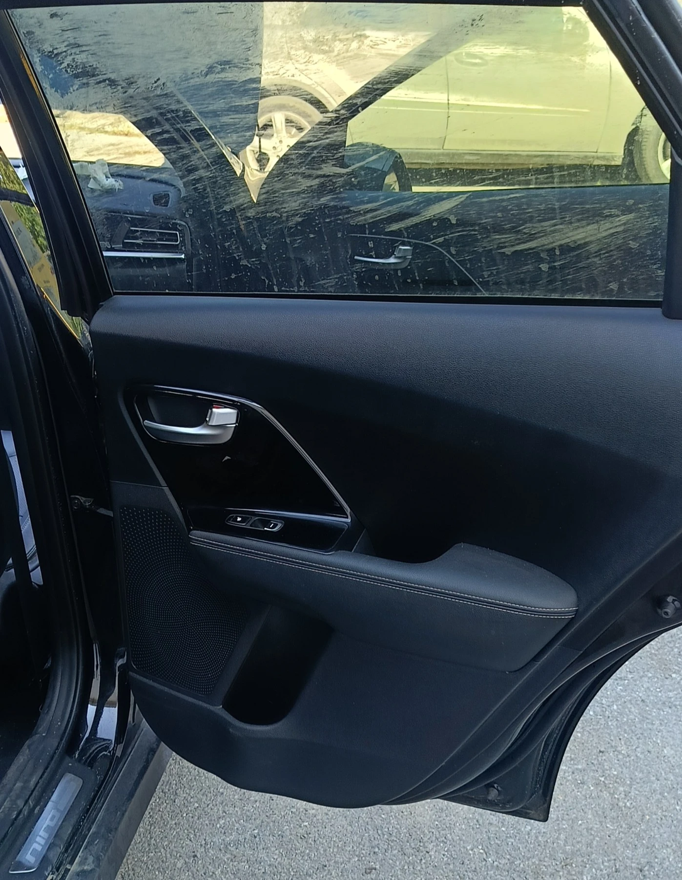 Kia Niro, снимка 11 - Автомобили и джипове - 55613689