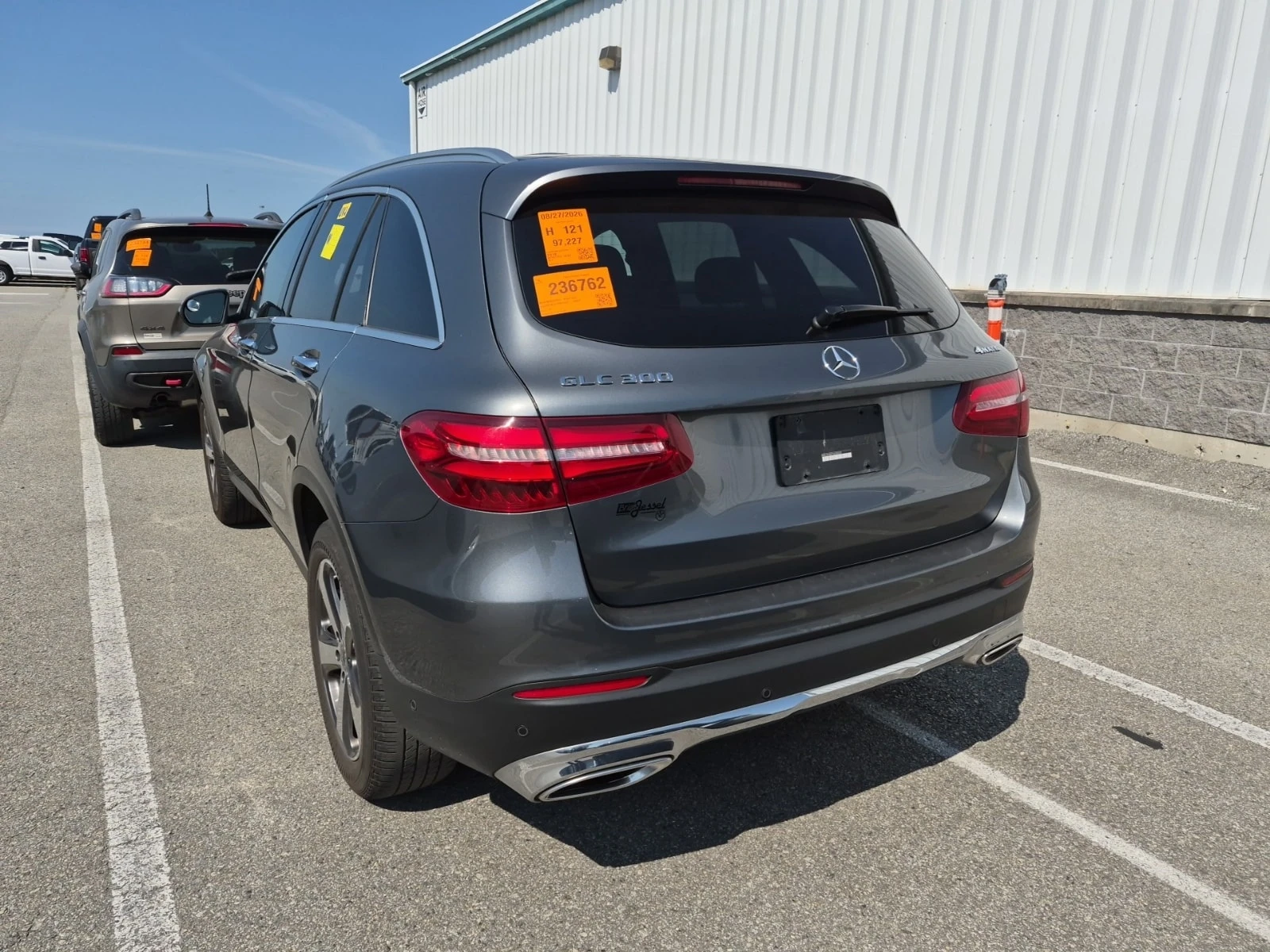 Mercedes-Benz GLC 300 * CARFAX * ПАНОРАМА * 360 КАМЕРА * ПОДГРЕВИ * , снимка 4 - Автомобили и джипове - 55884587