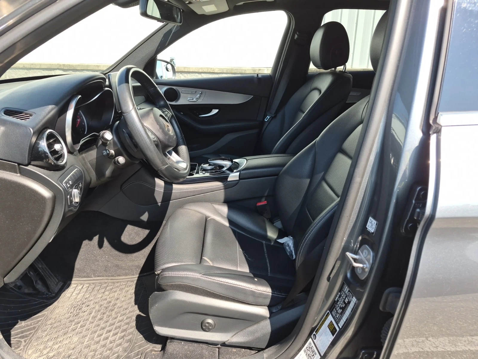 Mercedes-Benz GLC 300 * CARFAX * ПАНОРАМА * 360 КАМЕРА * ПОДГРЕВИ * , снимка 7 - Автомобили и джипове - 55884587