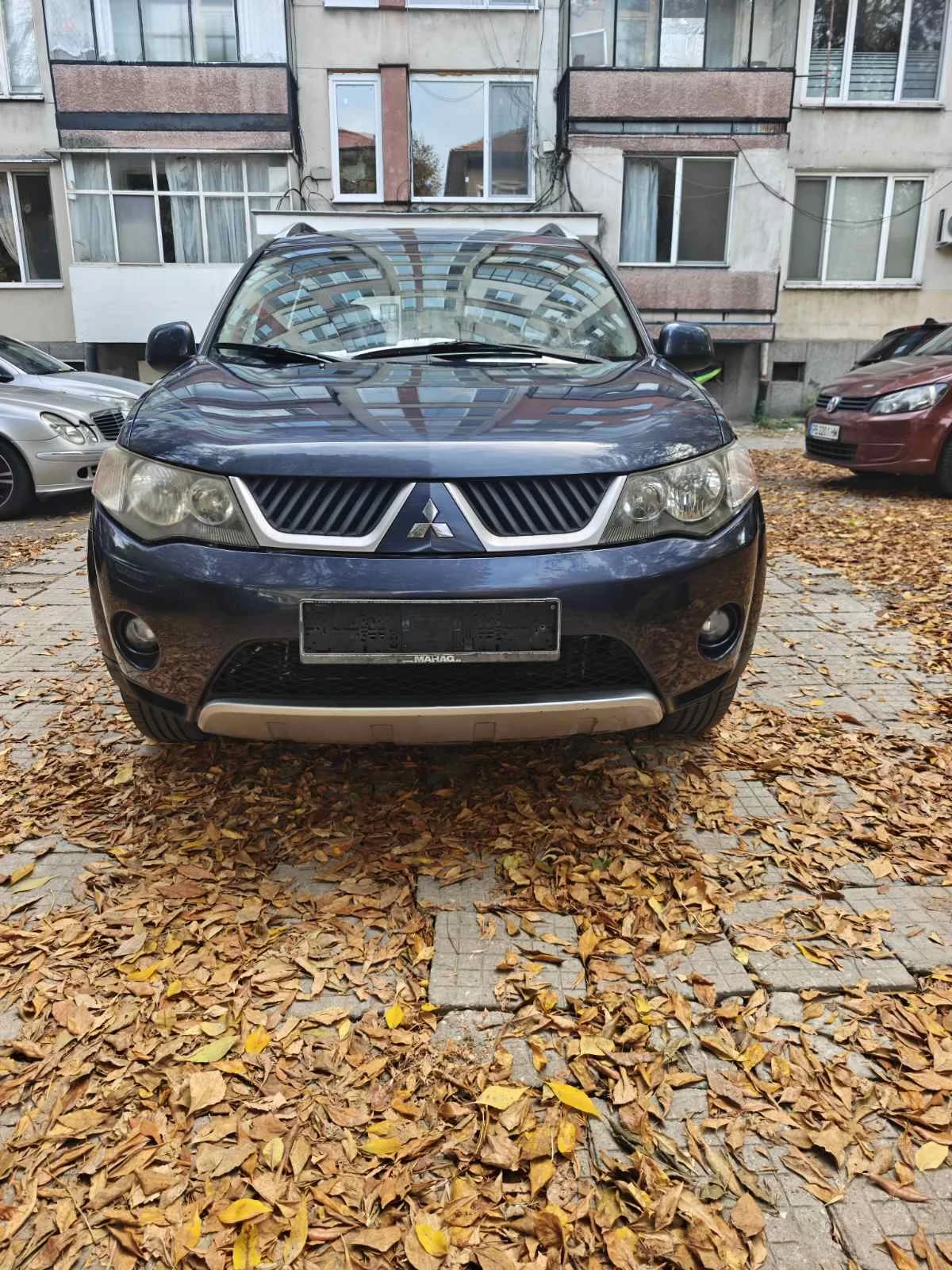 Mitsubishi Outlander 2.4 бензин 4х4 ръчка, снимка 3 - Автомобили и джипове - 56644384