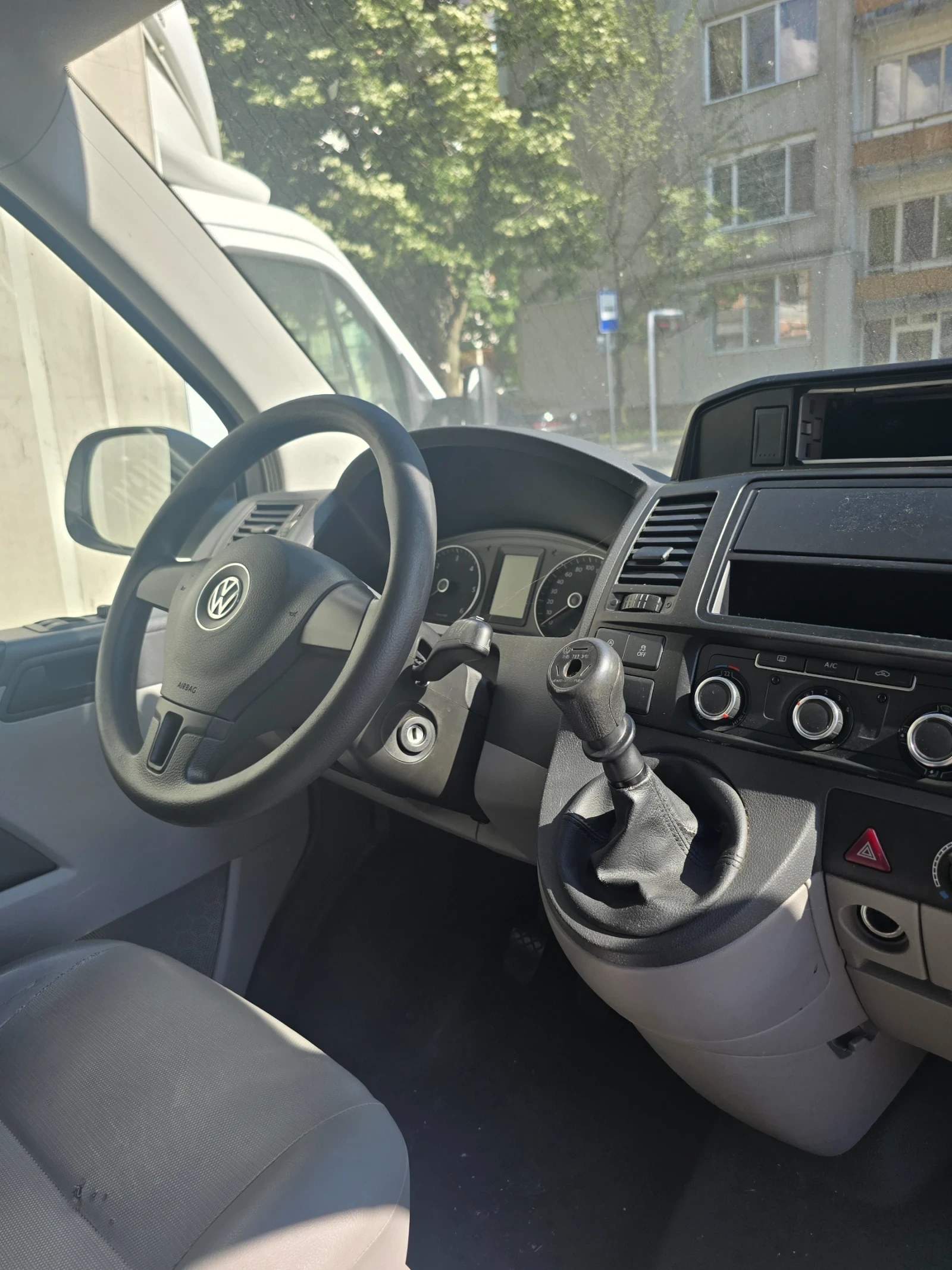 VW Transporter T5, снимка 6 - Бусове и автобуси - 54891637