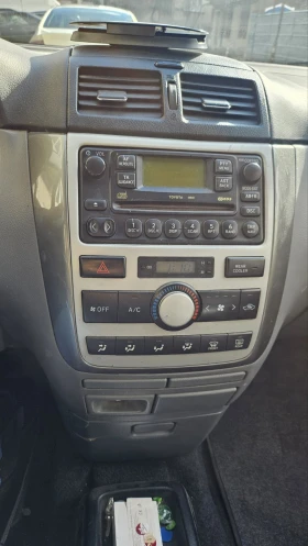 Toyota Avensis verso, снимка 8