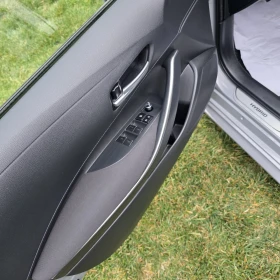 Toyota Corolla 1.8 hibrid, снимка 11