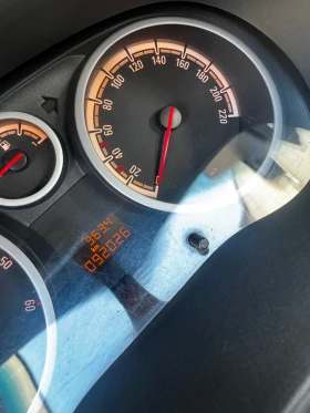 Opel Corsa - 3000 € / 5867.49 лв. - 52885879 6