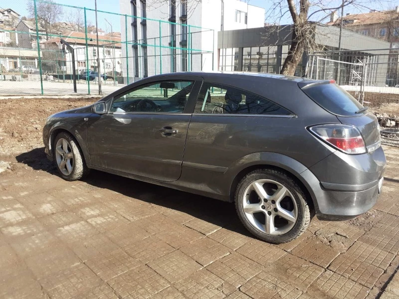 Opel Astra GTC, снимка 2 - Автомобили и джипове - 44342160