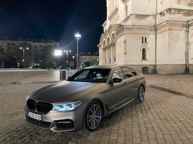 BMW 530 xDrive* M-Pack* Head-Up* 360* Distronic* Keyless, снимка 1 - Автомобили и джипове - 47732803