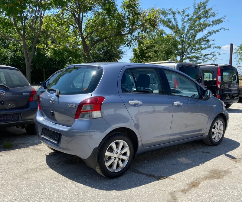 Toyota Yaris Facelift 6 speed, снимка 3 - Автомобили и джипове - 52824528