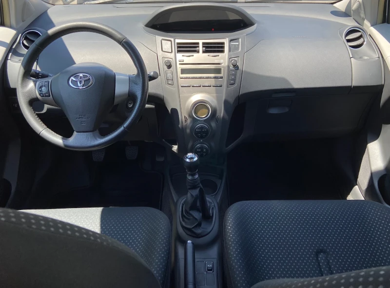 Toyota Yaris Facelift 6 speed, снимка 7 - Автомобили и джипове - 52824528