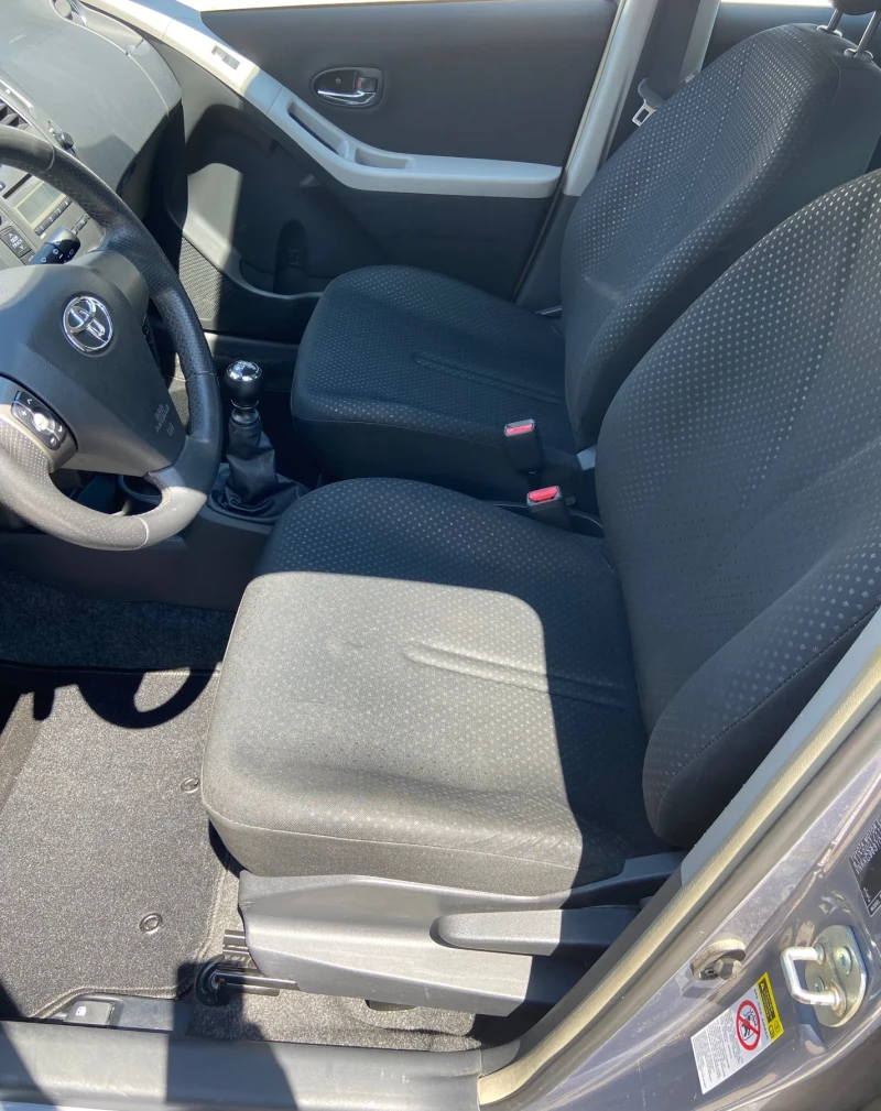 Toyota Yaris Facelift 6 speed, снимка 4 - Автомобили и джипове - 52824528