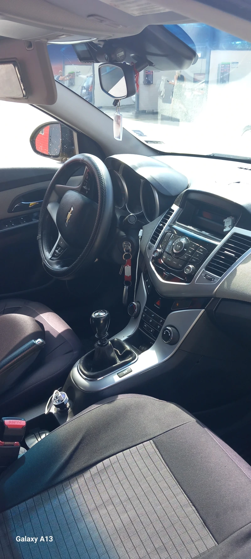 Chevrolet Cruze 1.6i Газ , снимка 11 - Автомобили и джипове - 52283550