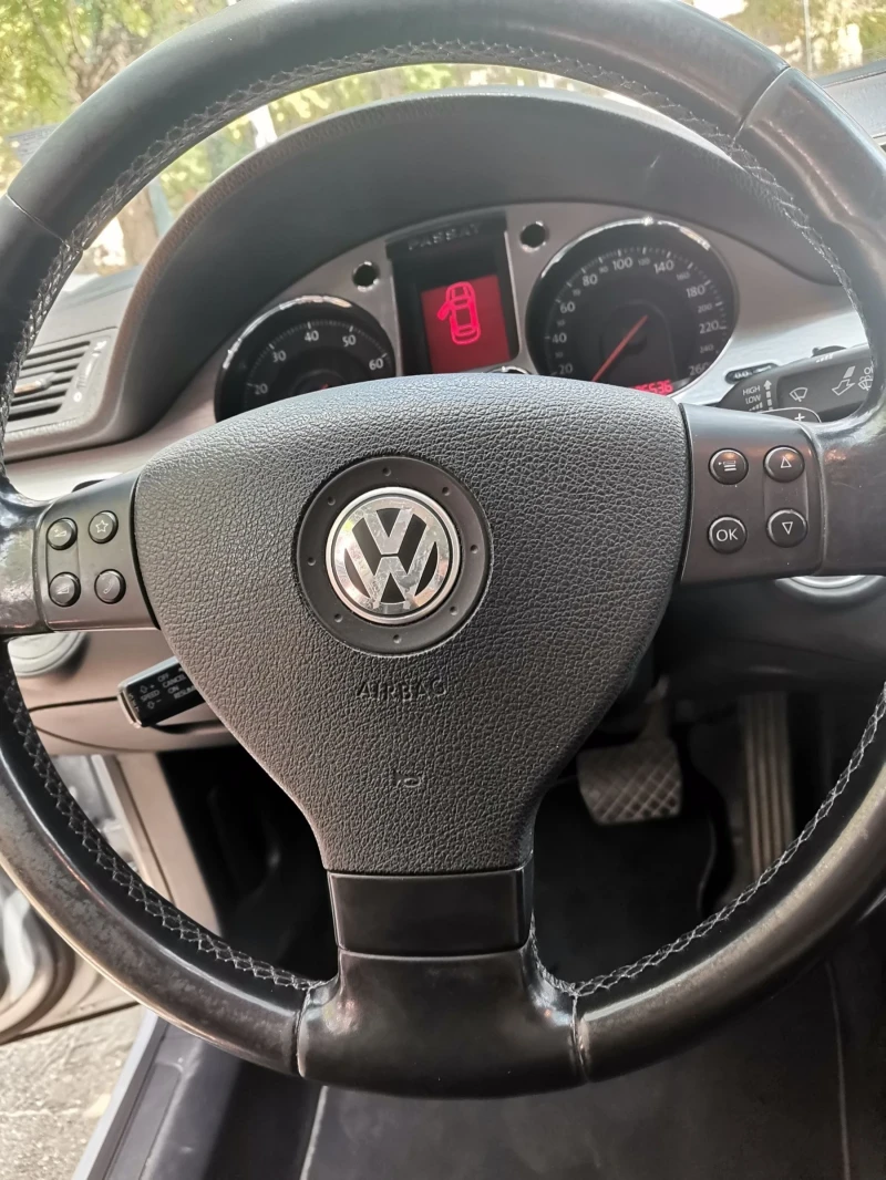 VW Passat, снимка 12 - Автомобили и джипове - 52349555