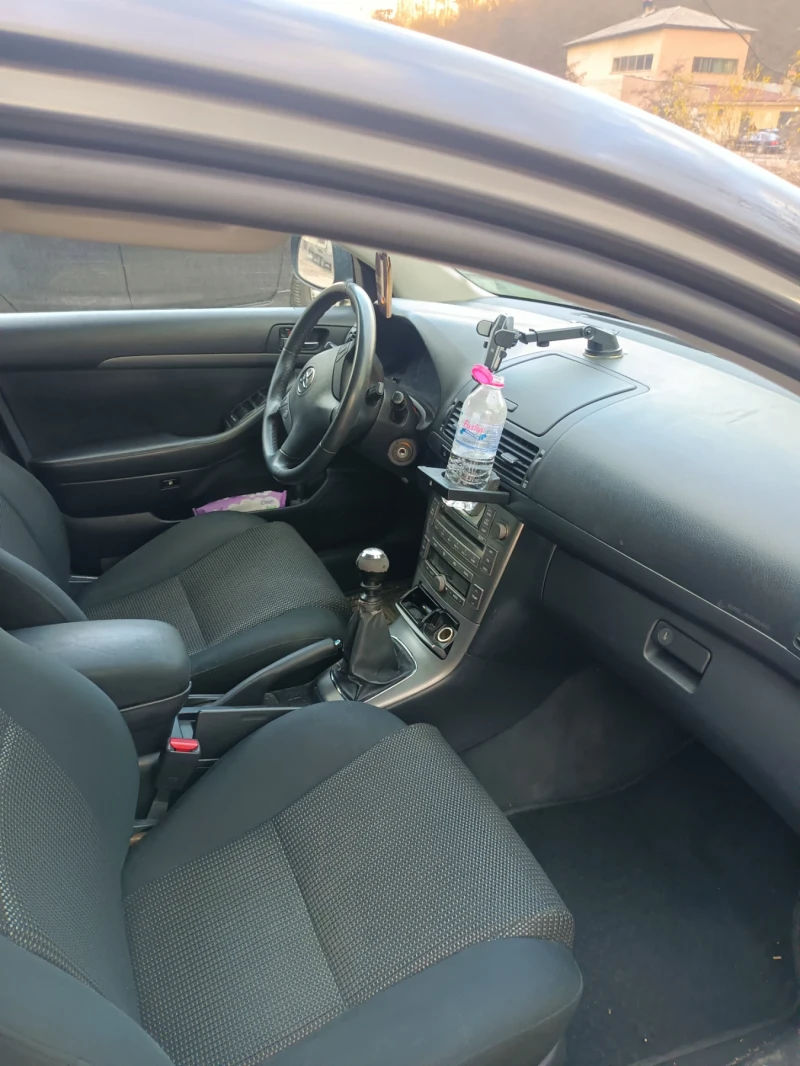 Toyota Avensis, снимка 7 - Автомобили и джипове - 52631800