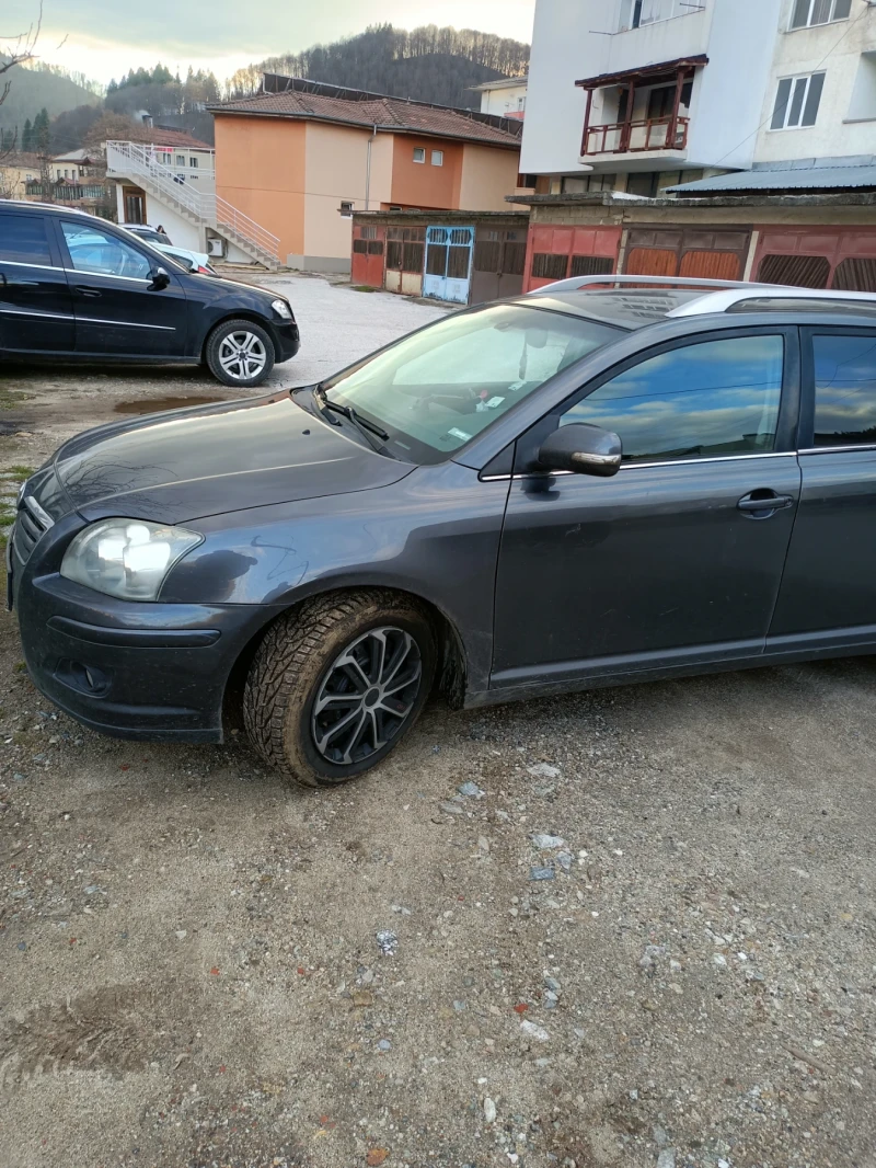 Toyota Avensis, снимка 3 - Автомобили и джипове - 52631800