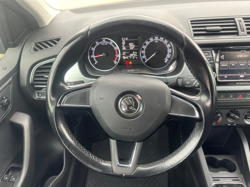 Skoda Fabia 1.2 Бензин, снимка 10 - Автомобили и джипове - 53235794