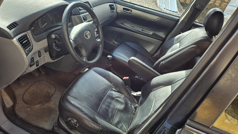 Toyota Avensis verso, снимка 6 - Автомобили и джипове - 53401601