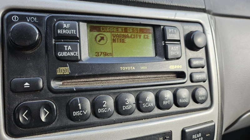 Toyota Avensis verso, снимка 12 - Автомобили и джипове - 53401601