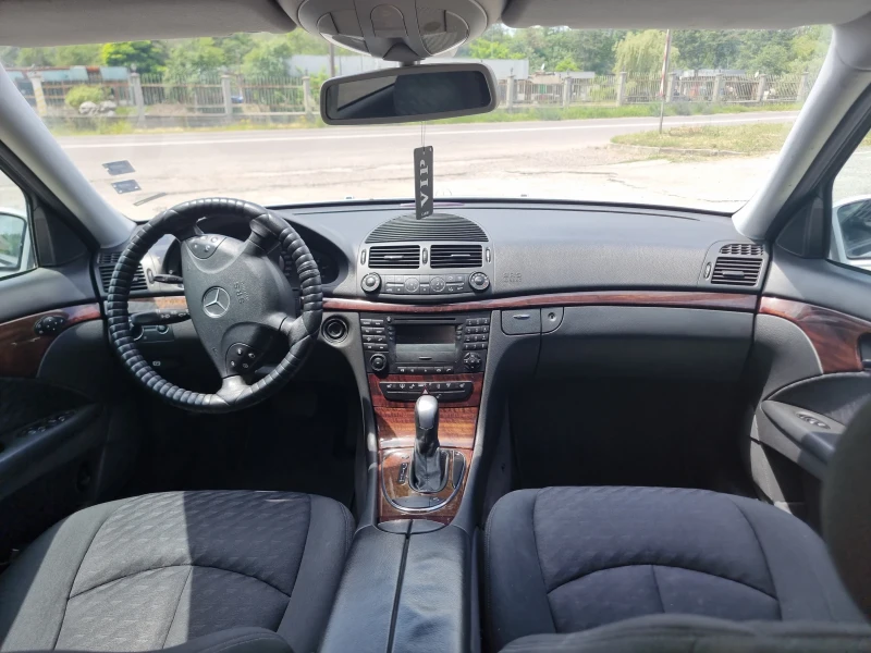 Mercedes-Benz E 270, снимка 7 - Автомобили и джипове - 53472017