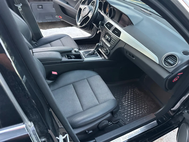 Mercedes-Benz C 350 AMG, снимка 5 - Автомобили и джипове - 53528543