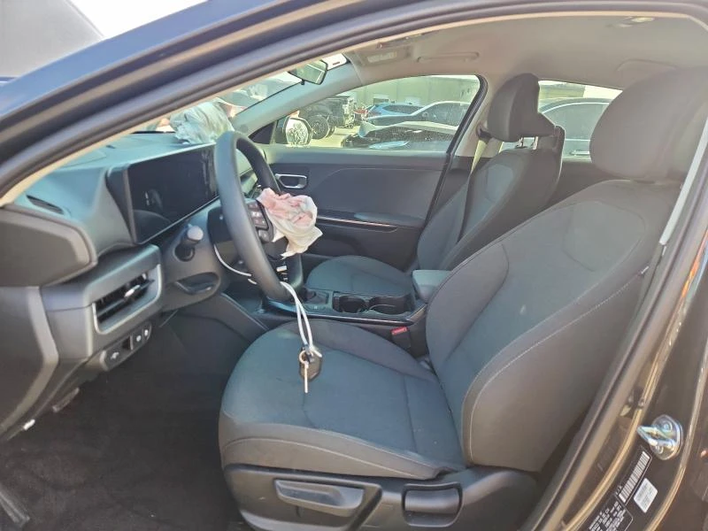 Kia K4 2.0L 4 Front-wheel Drive, снимка 8 - Автомобили и джипове - 53865801