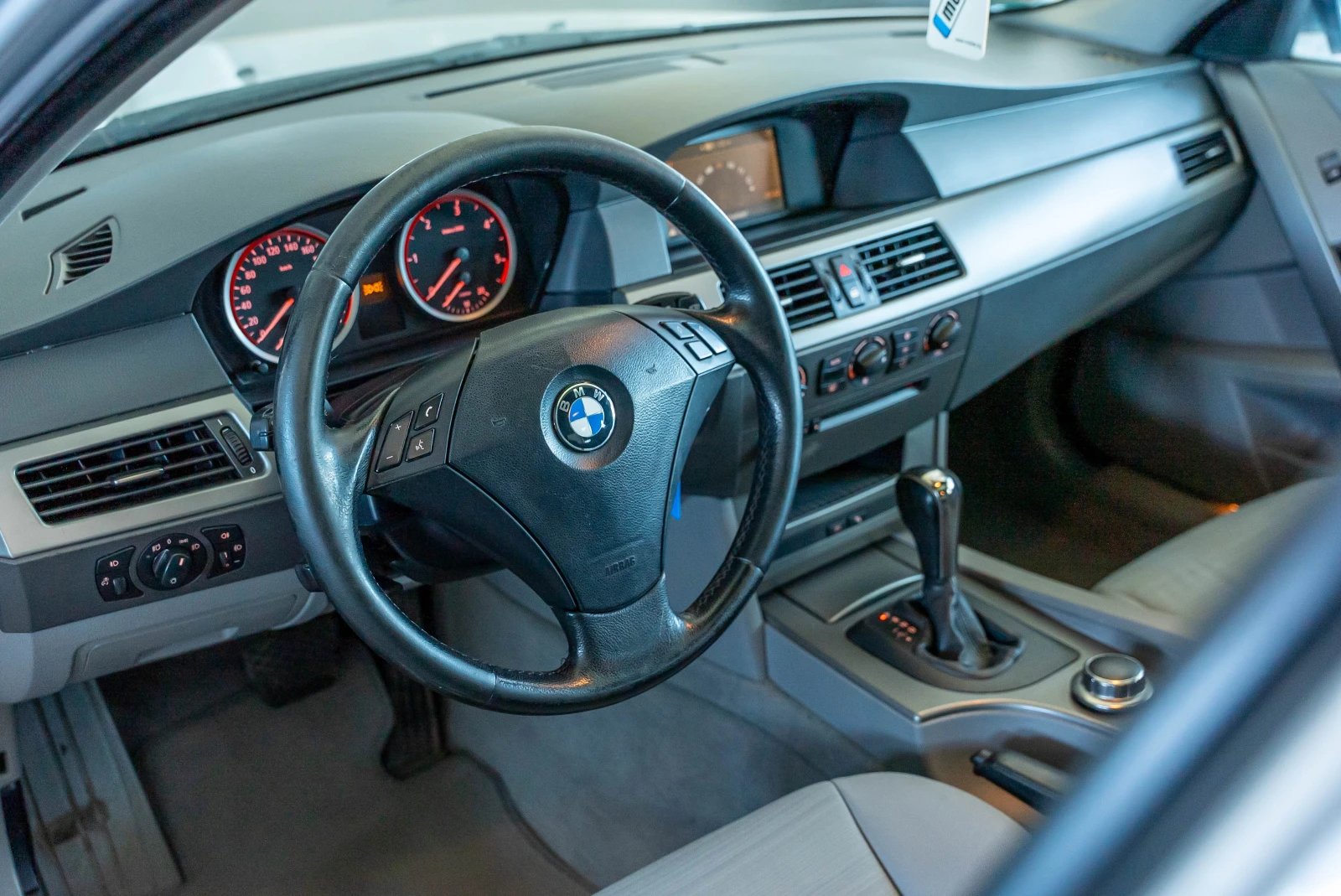 BMW 525 3.0 d - изображение 7