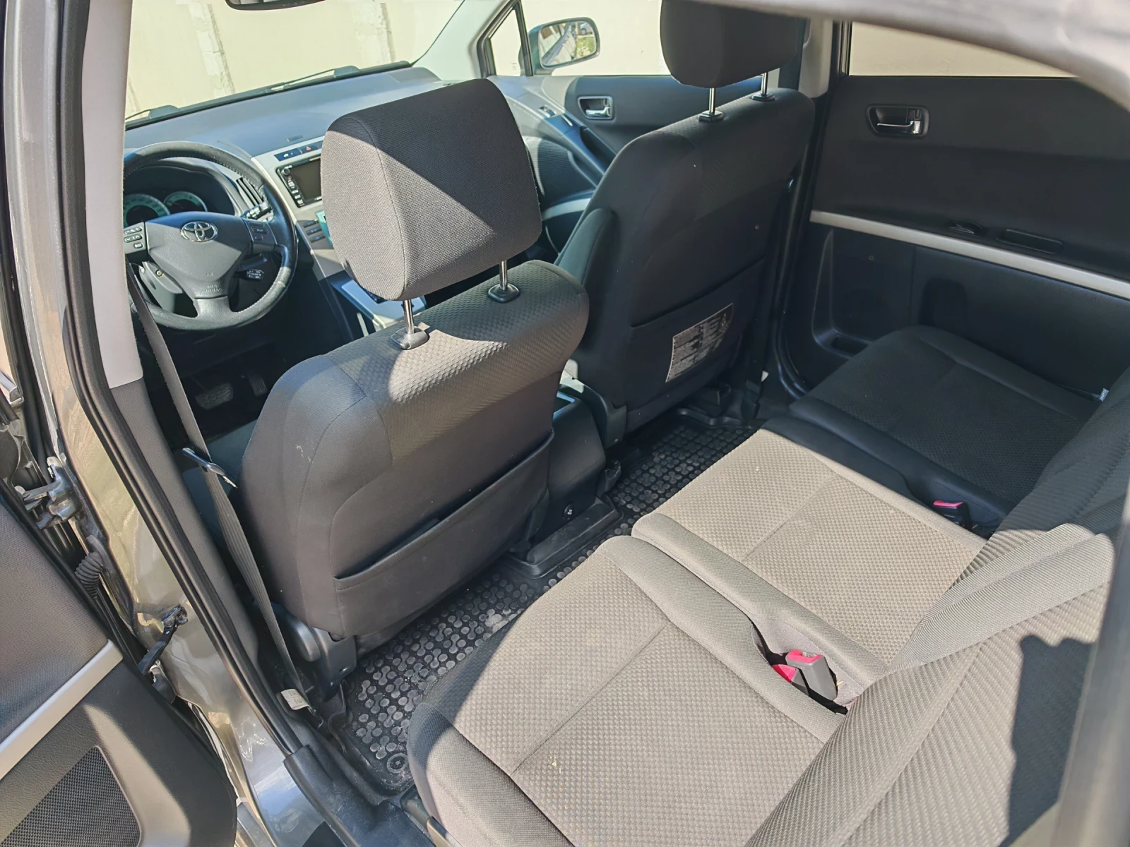 Toyota Corolla verso 1.8 VVTi -7 места - изображение 9