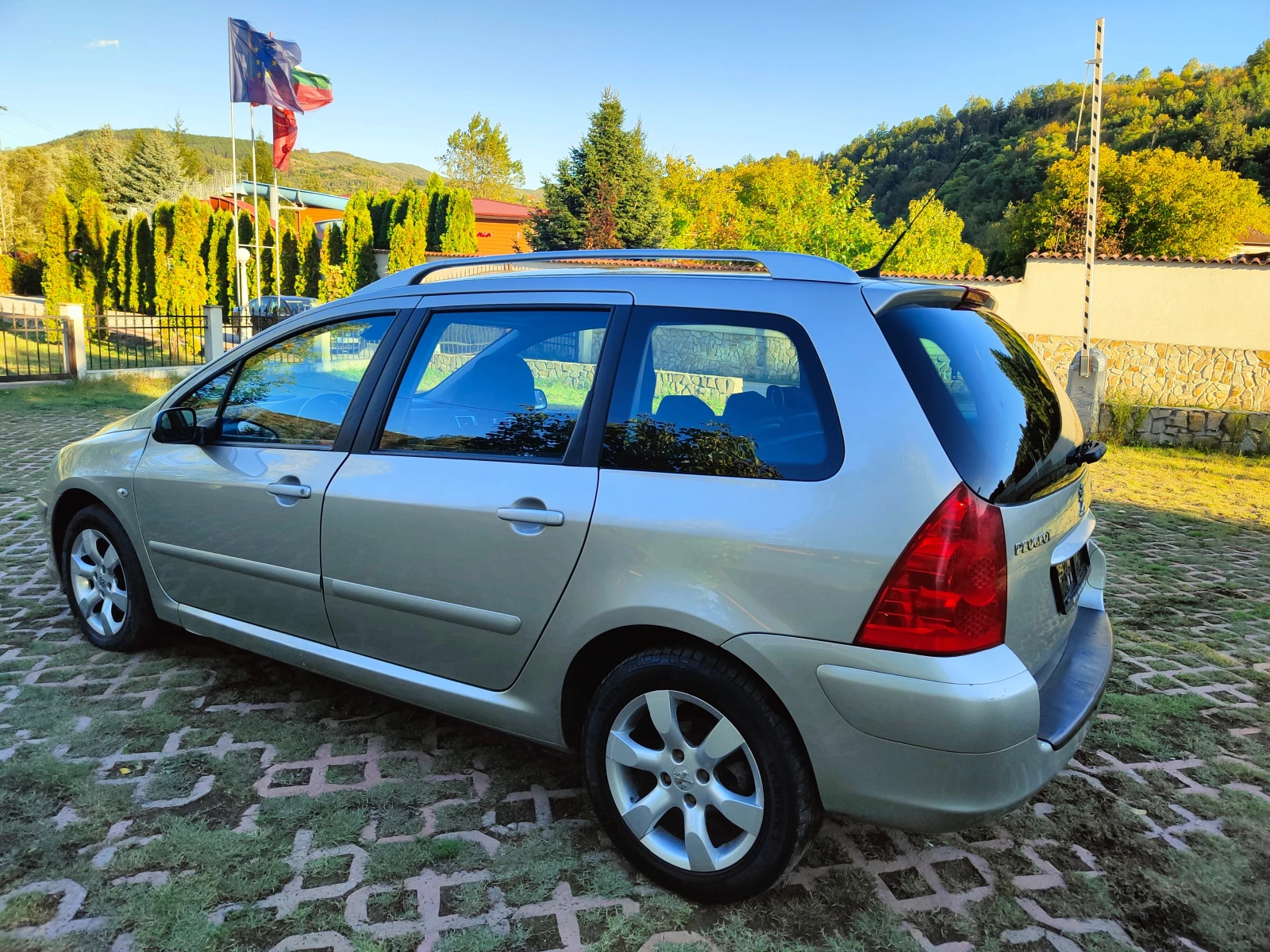 Peugeot 307 1.6 HDI * КЛИМАТРОНИК * ПАНОРАМА *  - изображение 3