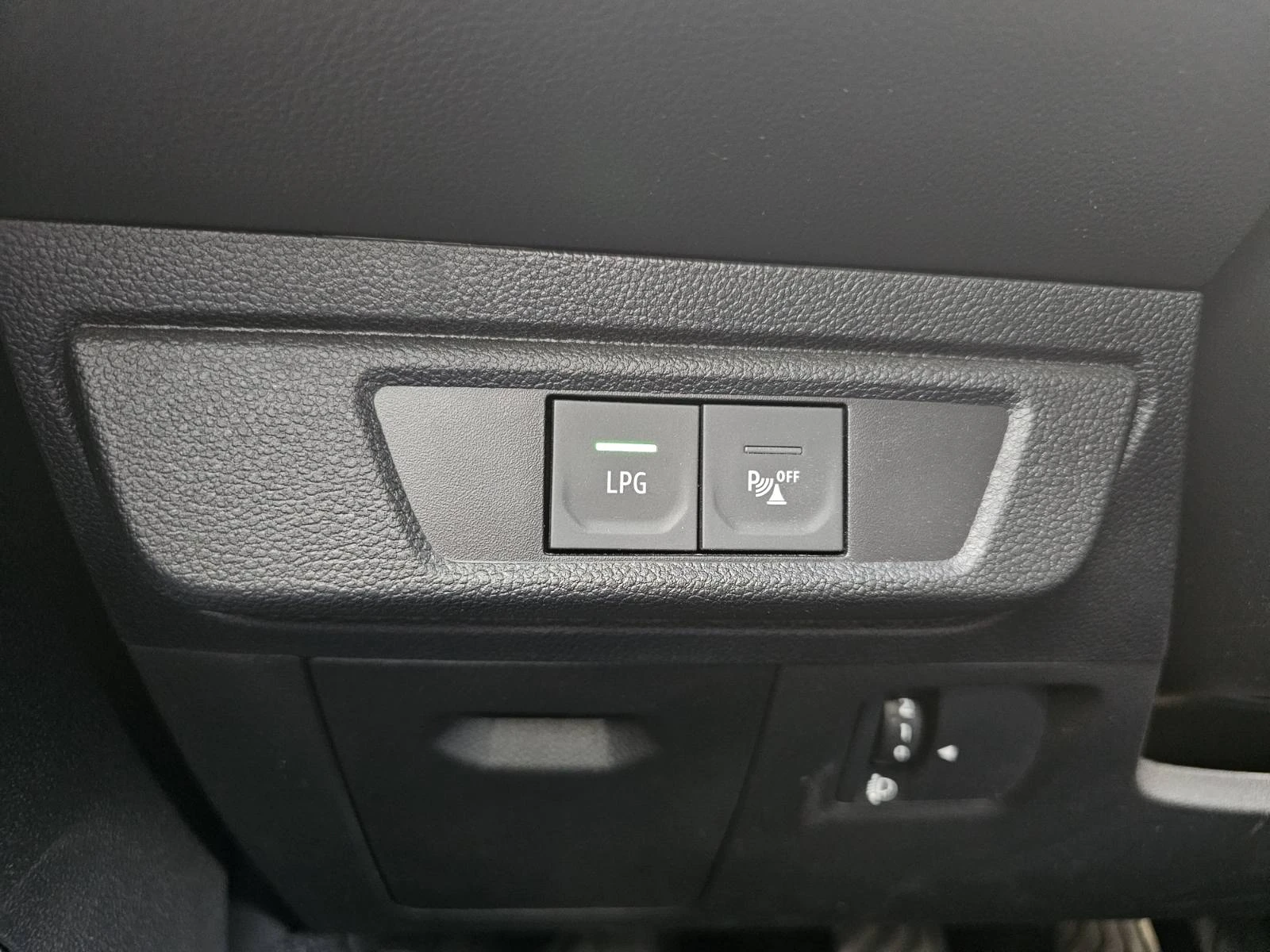 Dacia Sandero 1.0 TCe 90 Stop&Start LPG - изображение 10