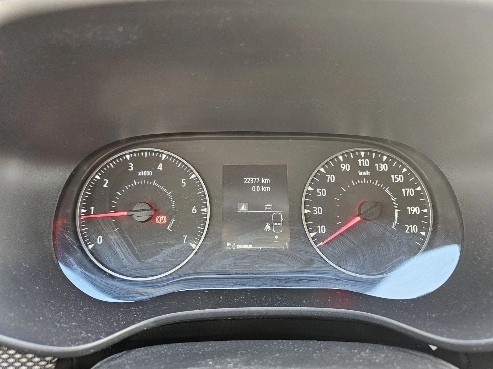 Dacia Sandero 1.0 TCe 90 Stop&Start LPG - изображение 8