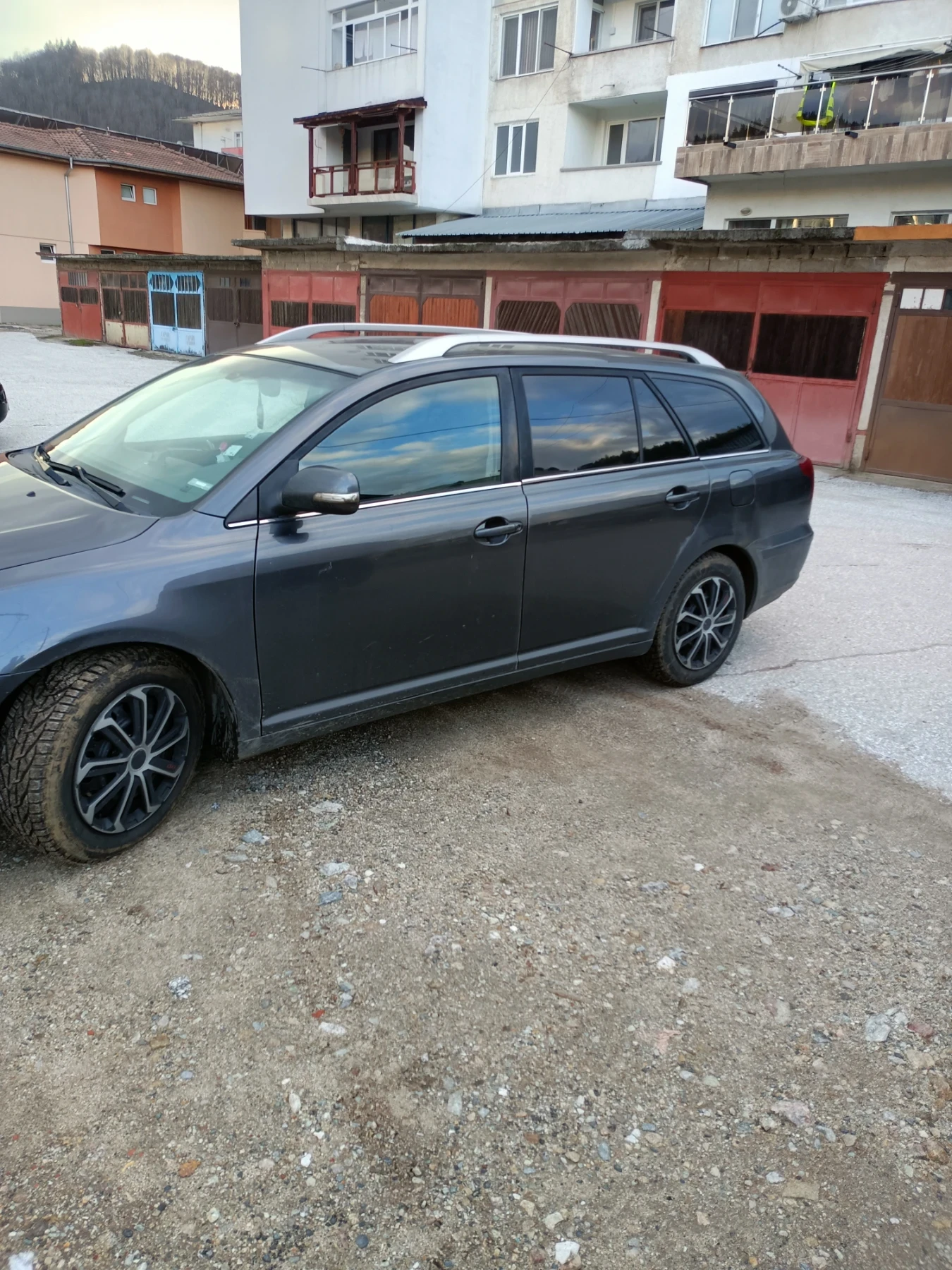 Toyota Avensis  - изображение 4