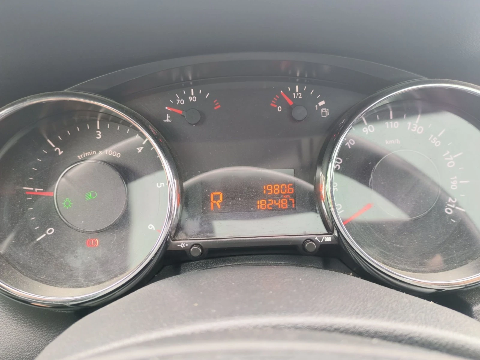 Peugeot 5008 2.0 ����� 163�� | Mobile.bg � ����������� 4