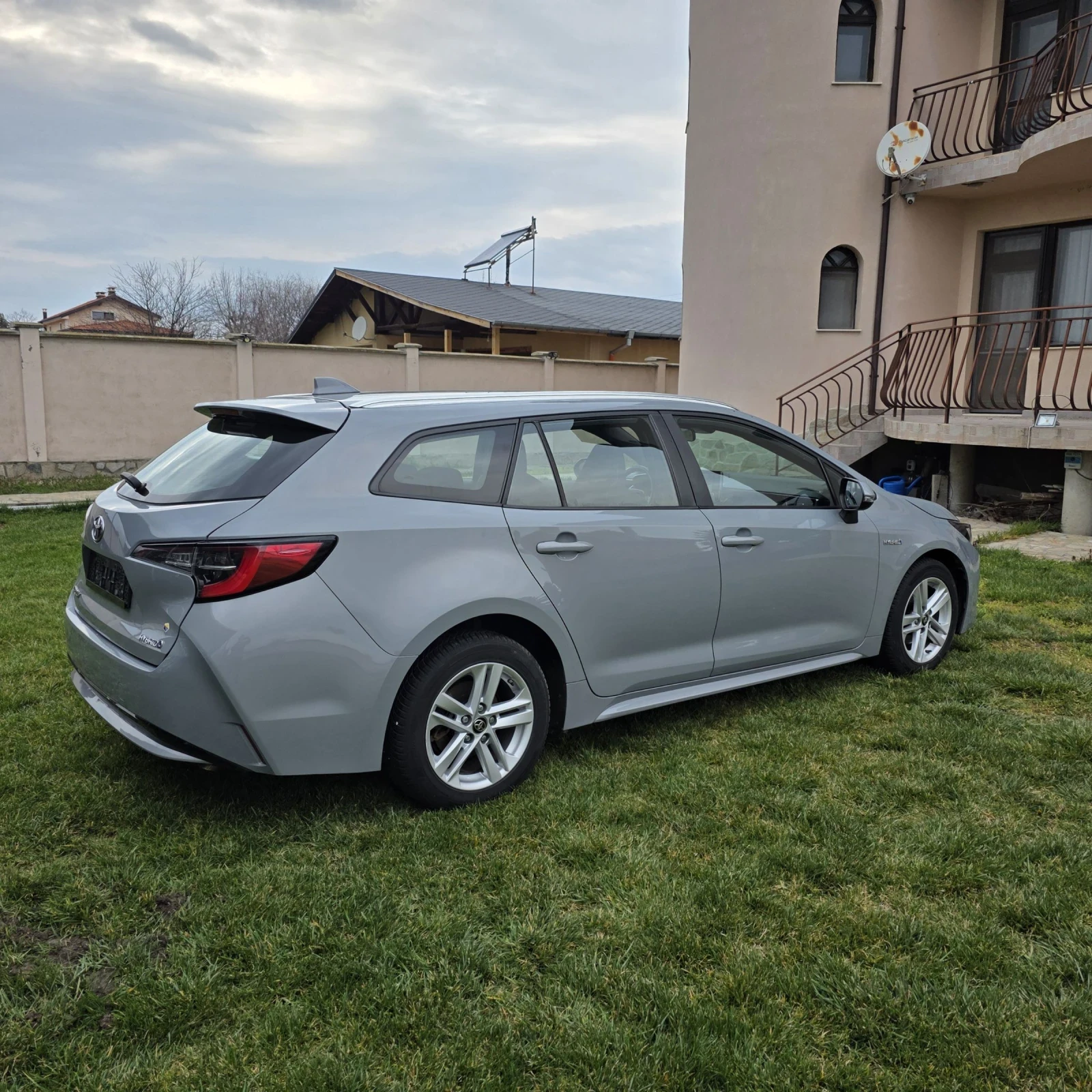 Toyota Corolla 1.8 hibrid | Mobile.bg � ����������� 6