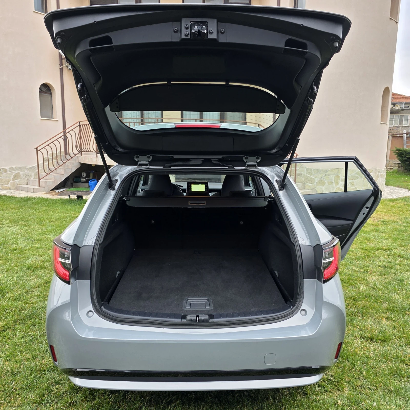 Toyota Corolla 1.8 hibrid | Mobile.bg � ����������� 8