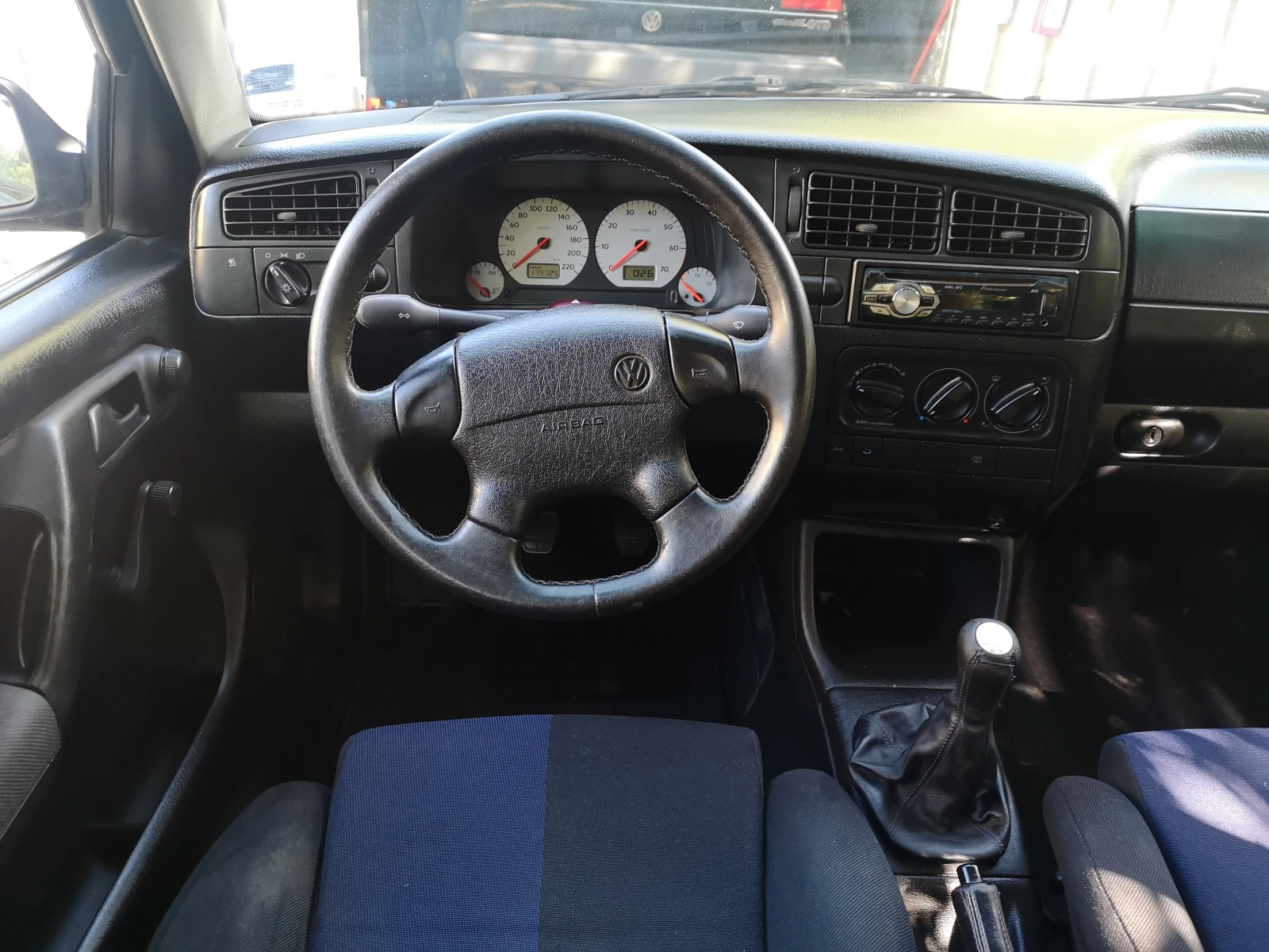 VW Golf, снимка 6 - Автомобили и джипове - 54321962