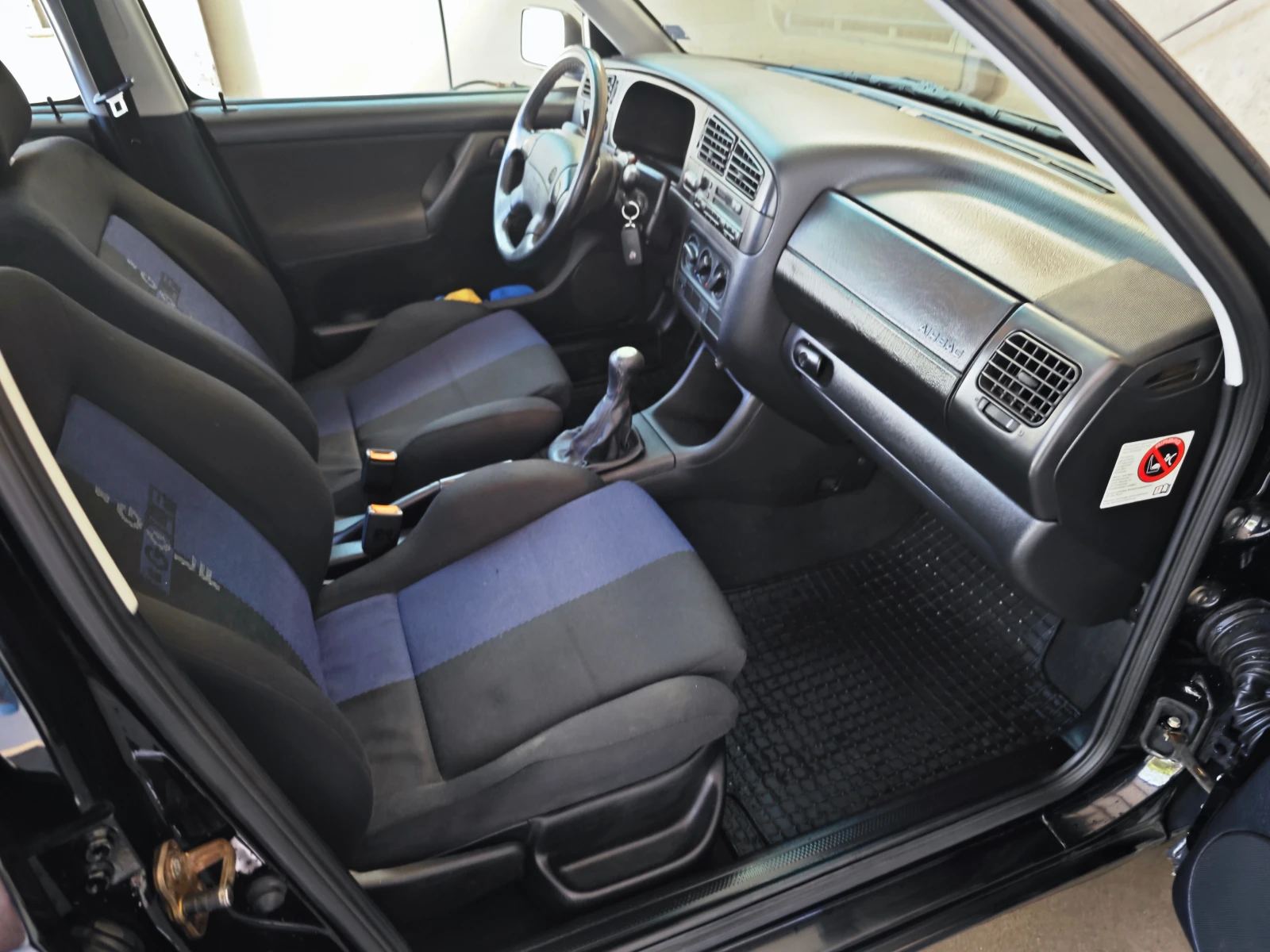 VW Golf, снимка 7 - Автомобили и джипове - 54321962