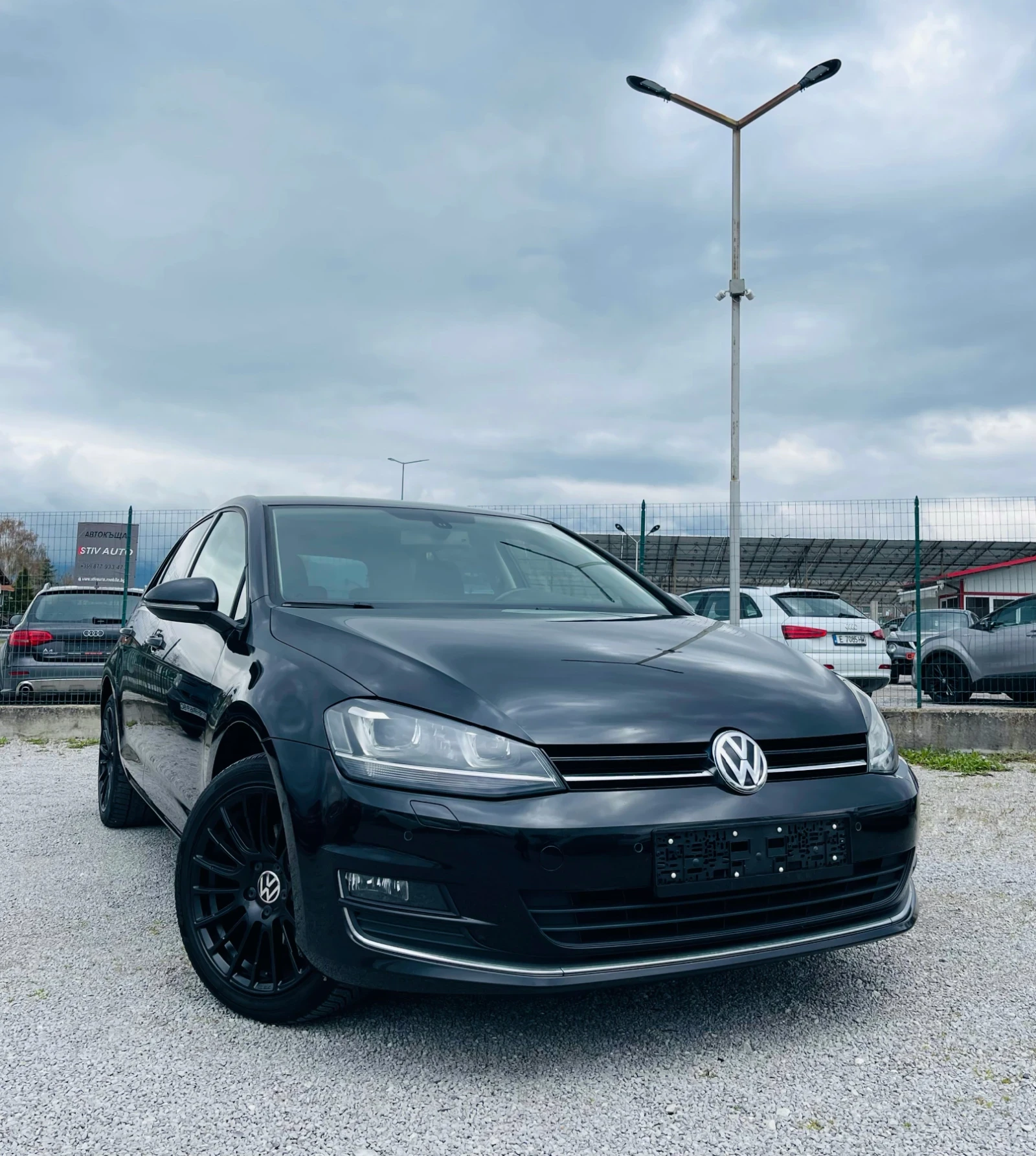 VW Golf 2.0 TDI Highline * Full LED* Сервизна история* , снимка 3 - Автомобили и джипове - 54383709