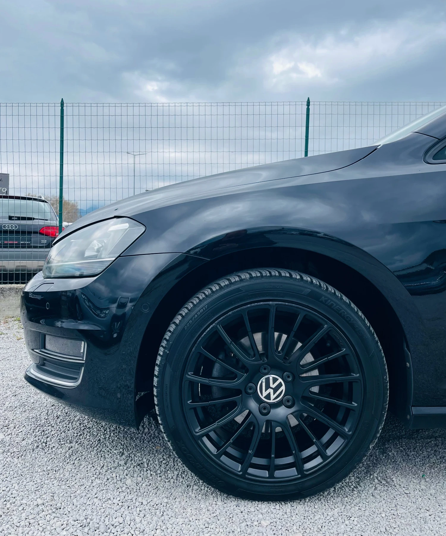 VW Golf 2.0 TDI Highline * Full LED* Сервизна история* , снимка 16 - Автомобили и джипове - 54383709