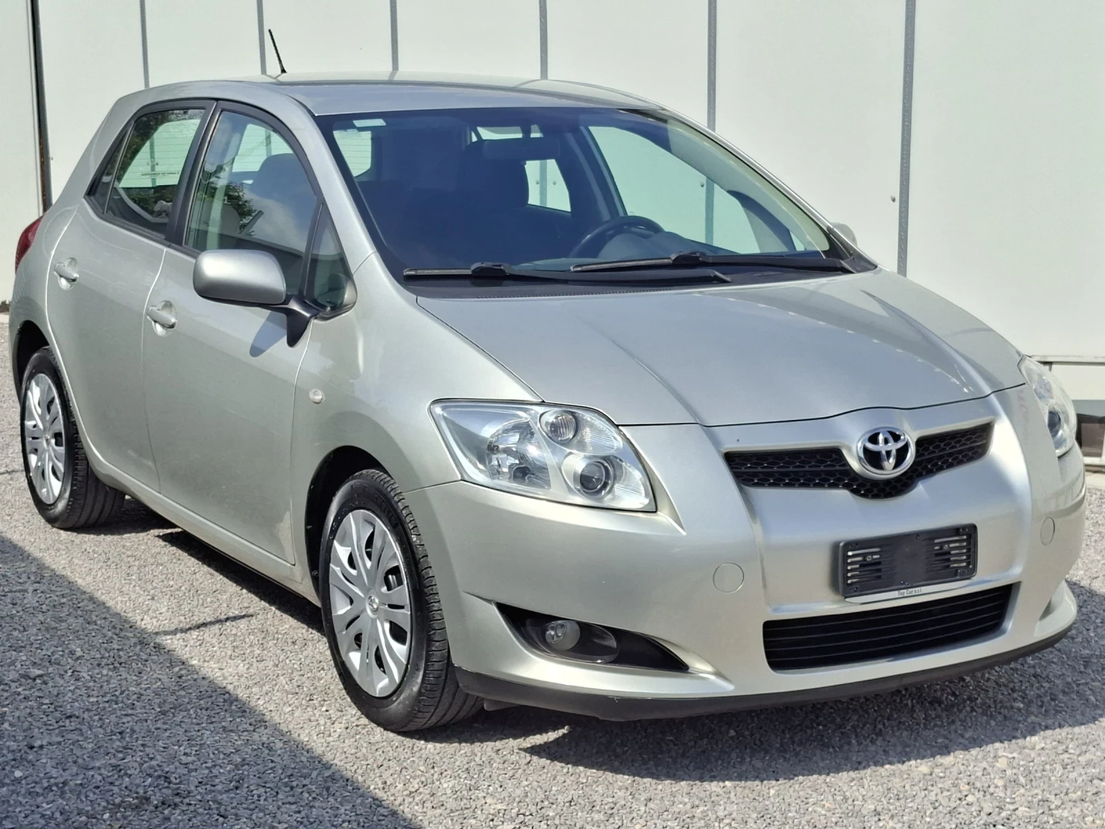 Toyota Auris 1.4 i -SOL-176000км., снимка 2 - Автомобили и джипове - 55148136