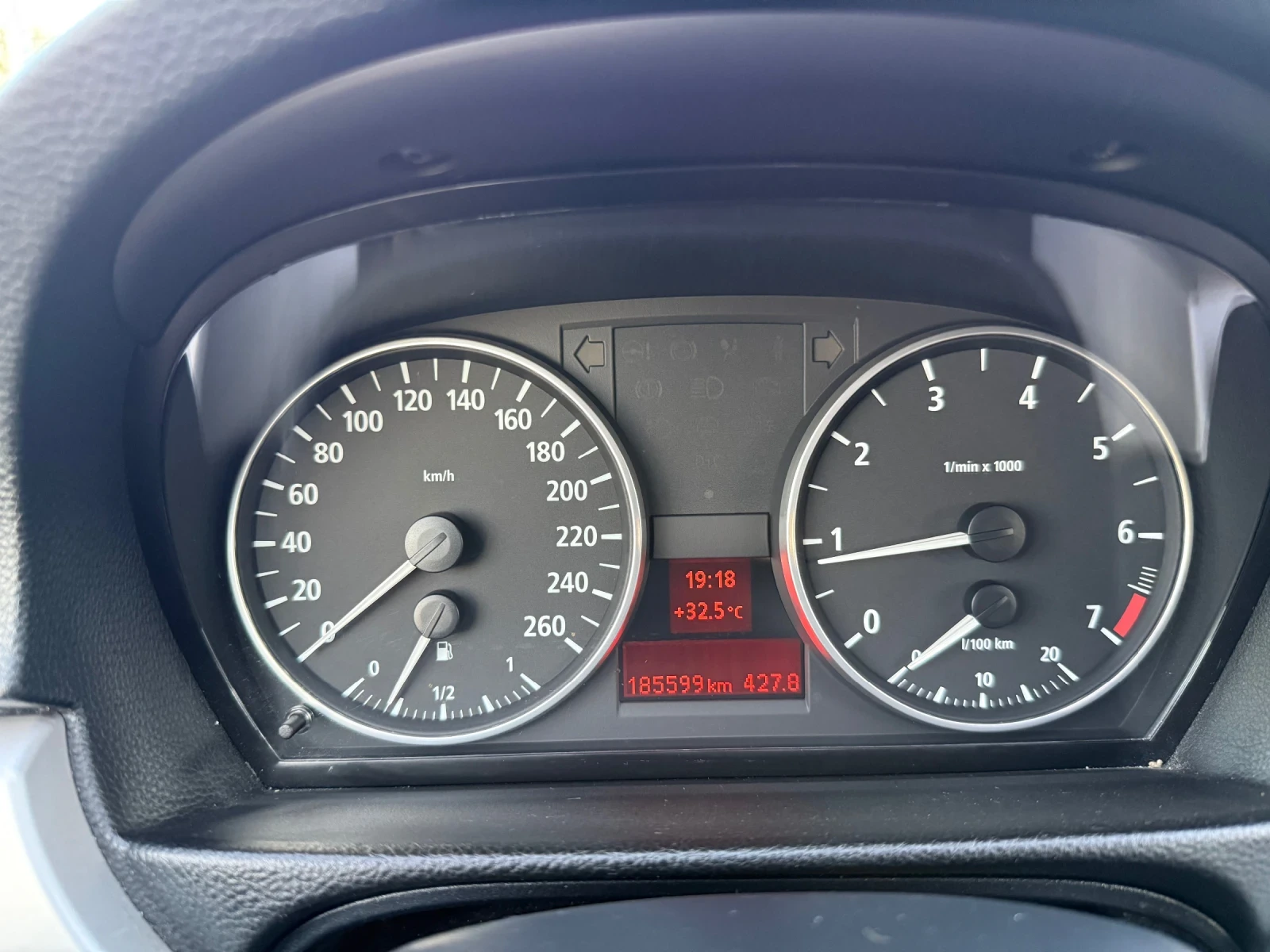 BMW 318 318 I 130 к.с. УНИКАТ, снимка 11 - Автомобили и джипове - 55532676